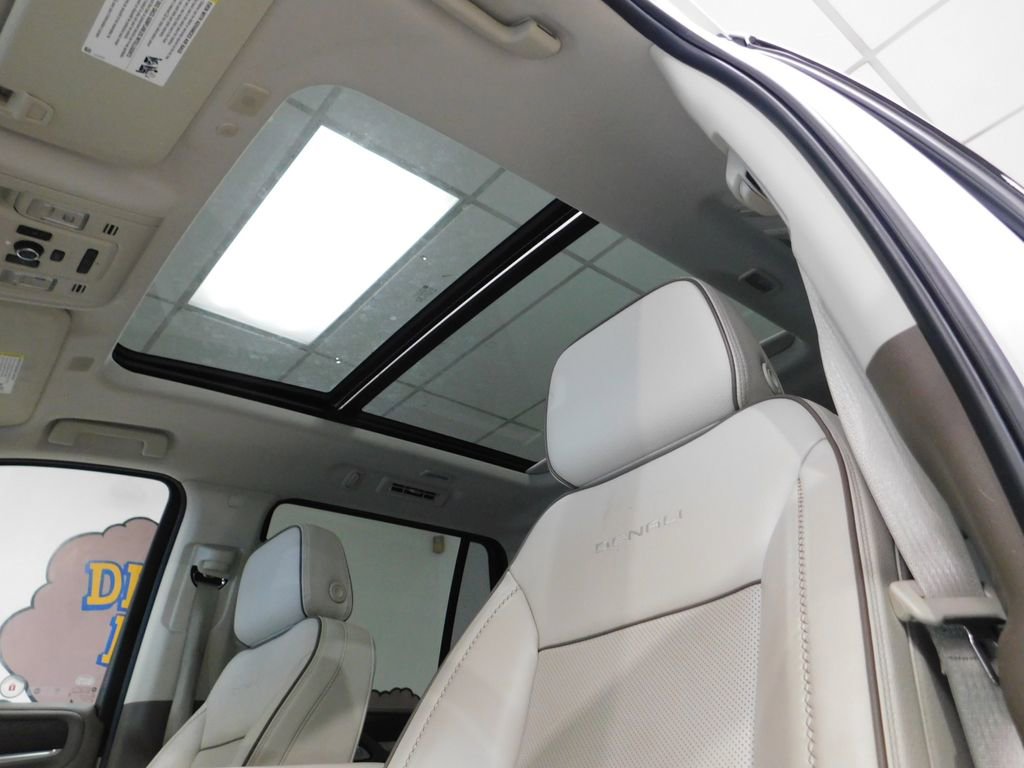 Used 2021 GMC Yukon Denali AWD/4WD image 37