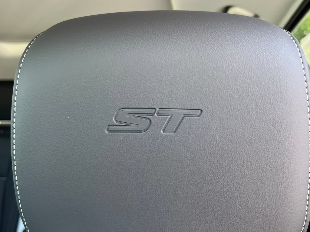 New 2026 Buick Envision Sport Touring AWD/4WD image 13