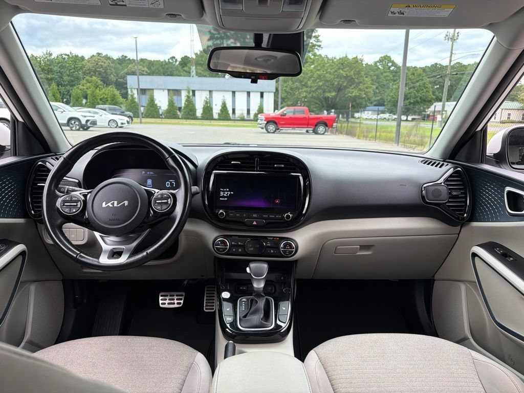 Certified 2023 Kia Soul EX FWD image 8