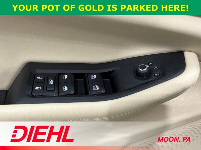 Used 2025 Jeep Grand Cherokee Limited w/ Black Appearance Package image 23