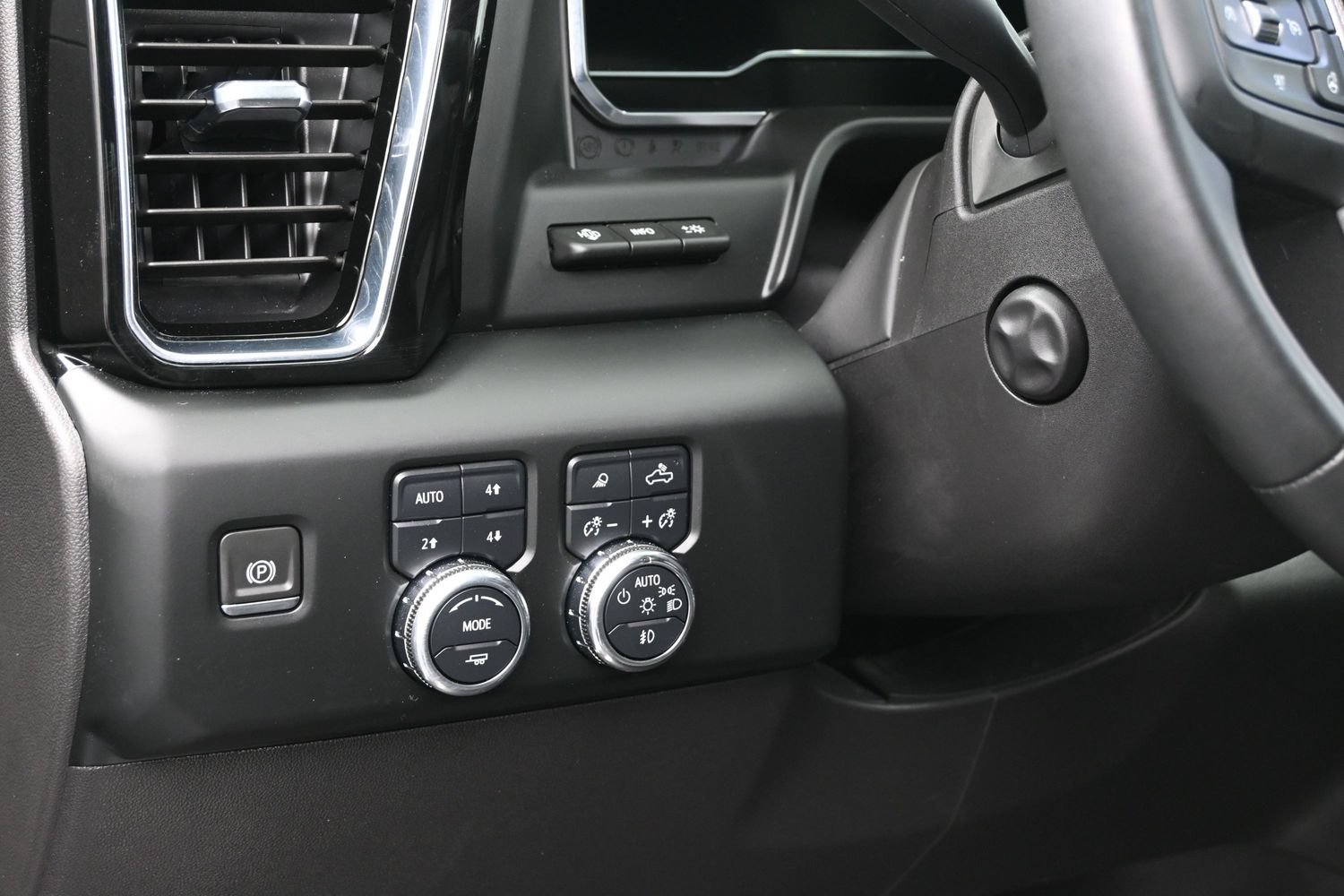 Used 2024 GMC Sierra 1500 Denali w/ Denali Reserve Package AWD/4WD image 23