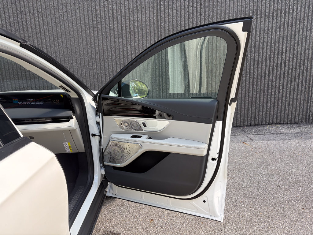 New 2026 Lincoln Nautilus Reserve AWD/4WD image 33