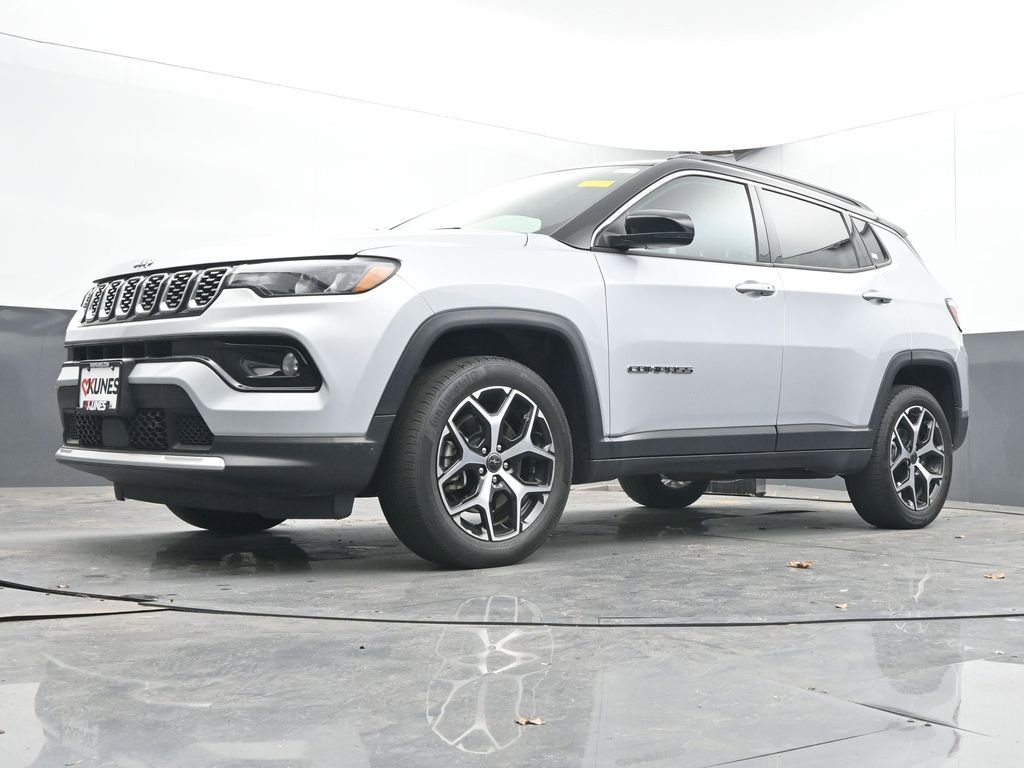 Used 2025 Jeep Compass Limited AWD/4WD image 48