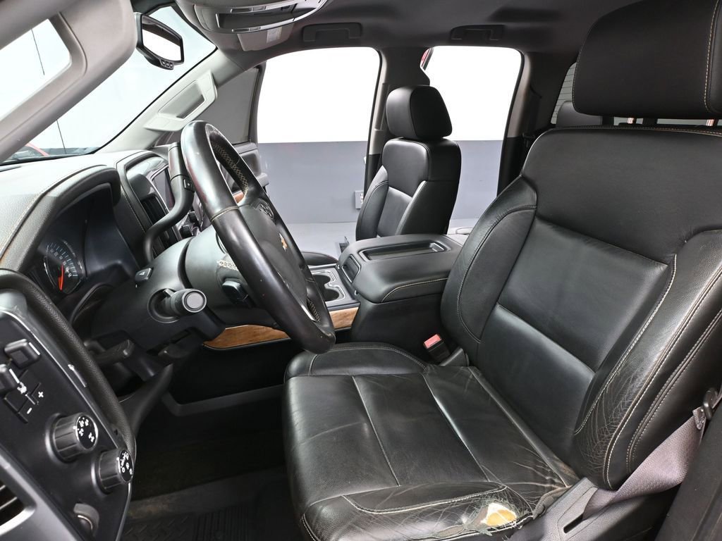 Used 2015 Chevrolet Silverado 2500 LTZ w/ LTZ Plus Package image 29