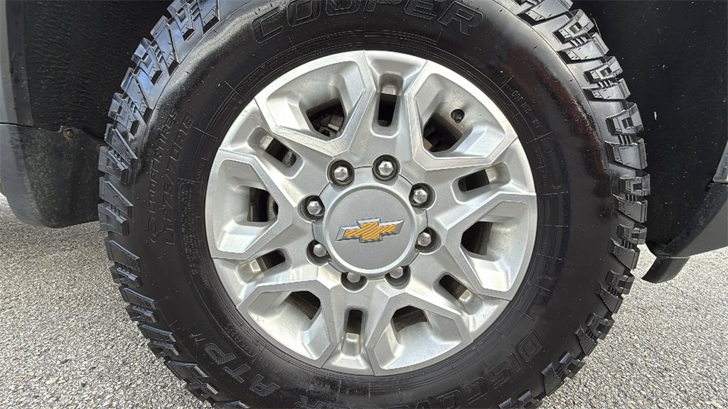 Used 2024 Chevrolet Silverado 2500 LT image 34