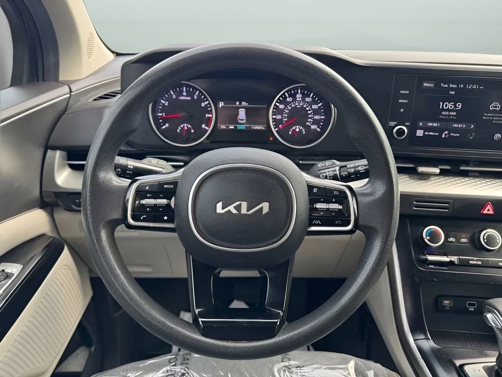 Used 2022 Kia Carnival LX image 13