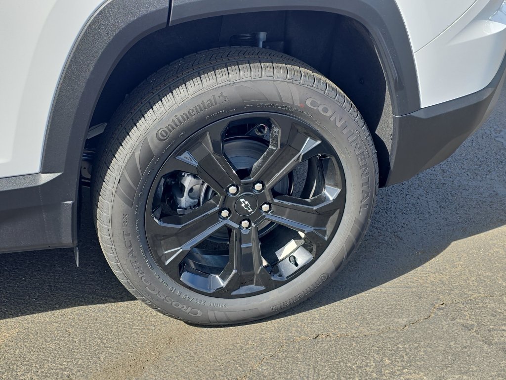 New 2026 Chevrolet Equinox LT w/ Midnight Edition AWD/4WD image 11