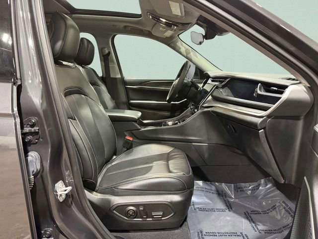 Used 2024 Jeep Grand Cherokee Limited 4xe w/ Luxury Tech Group II image 30