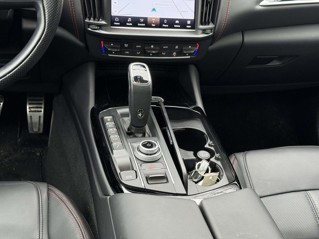 Used 2022 Maserati Levante Modena image 19