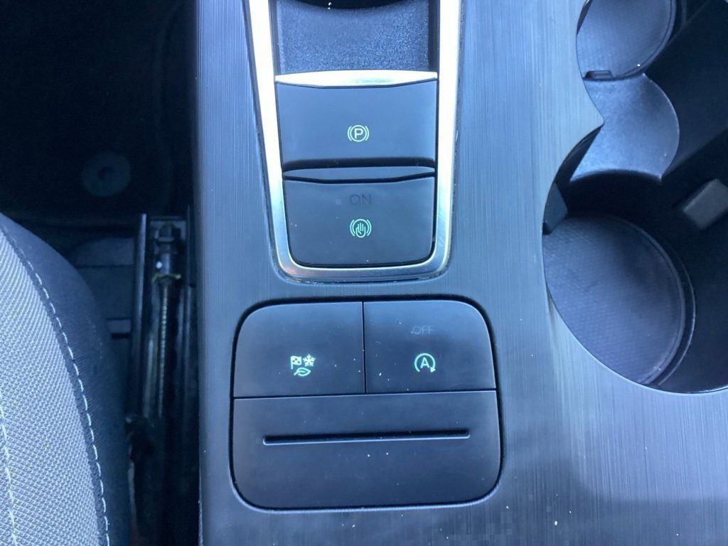 Used 2020 Ford Escape SE image 55