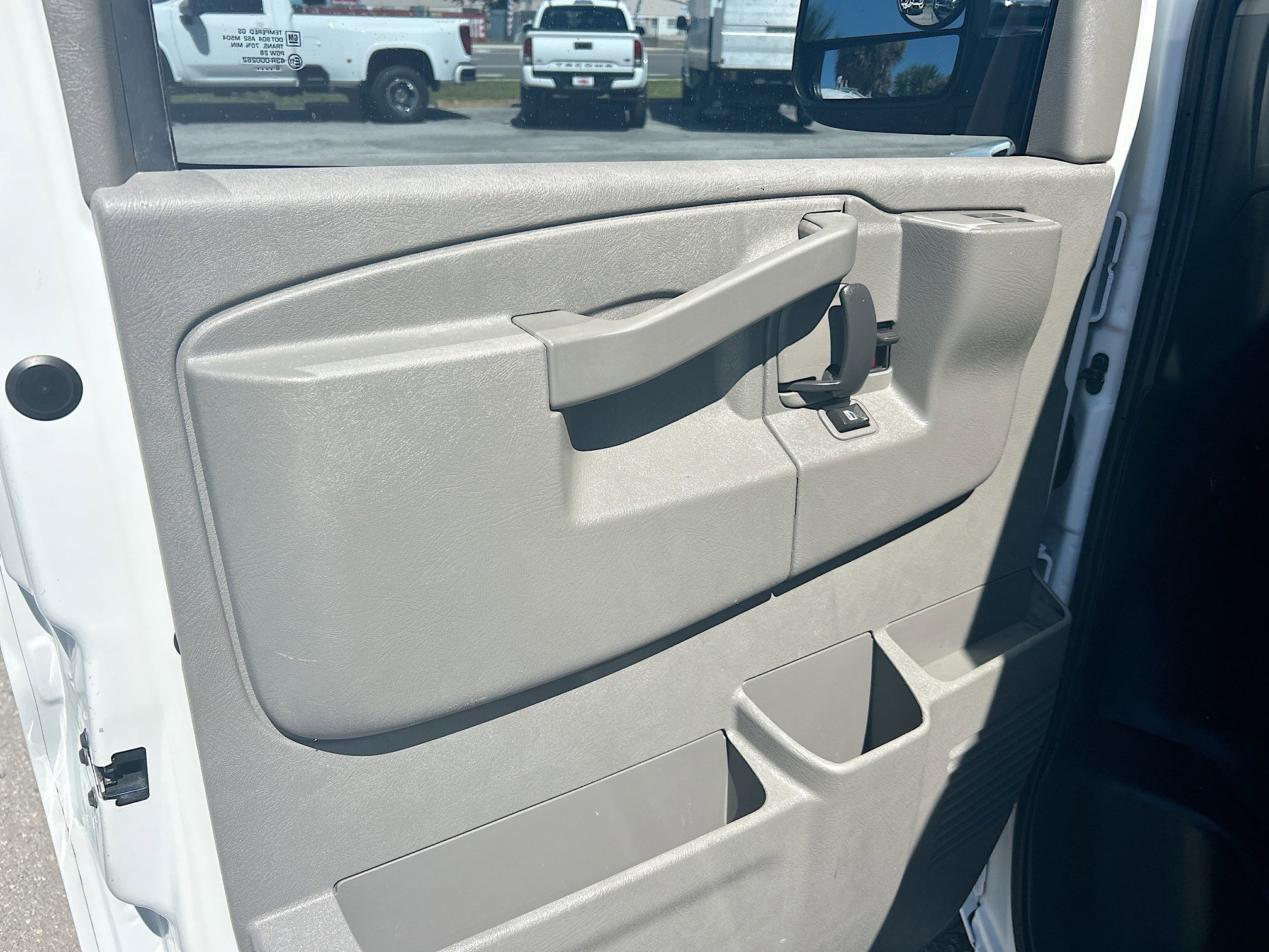 Used 2019 GMC Savana 2500 w/ Driver Convenience Package image 16