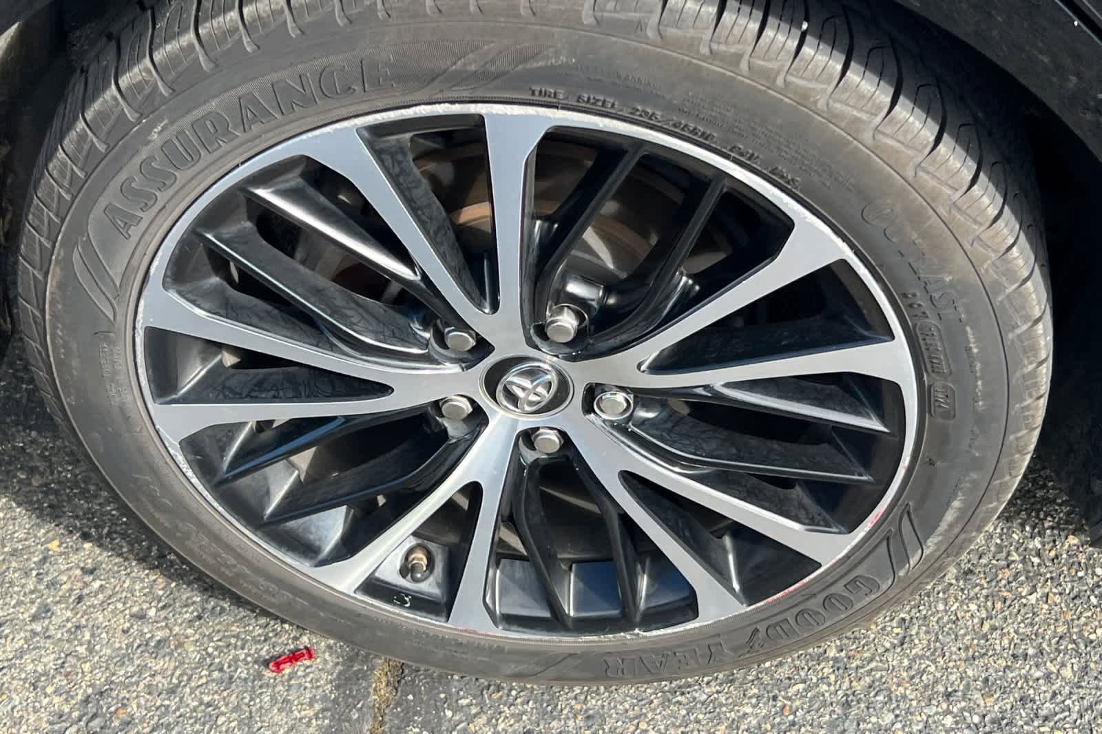 Used 2018 Toyota Camry SE FWD image 17