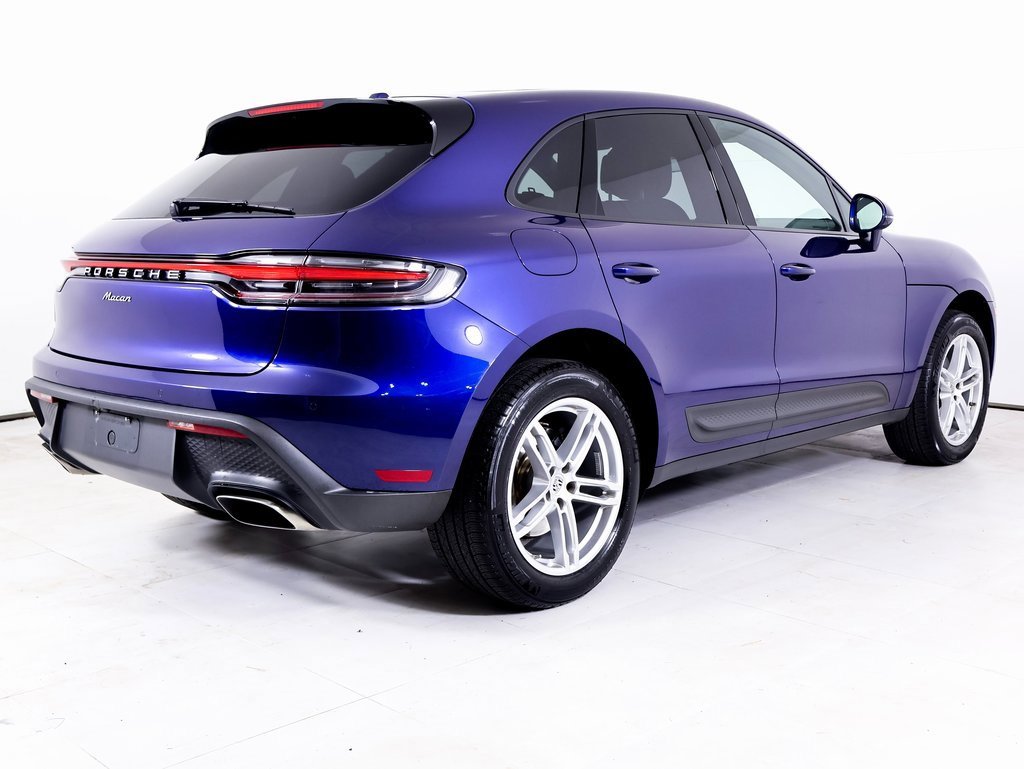 Used 2025 Porsche Macan image 27