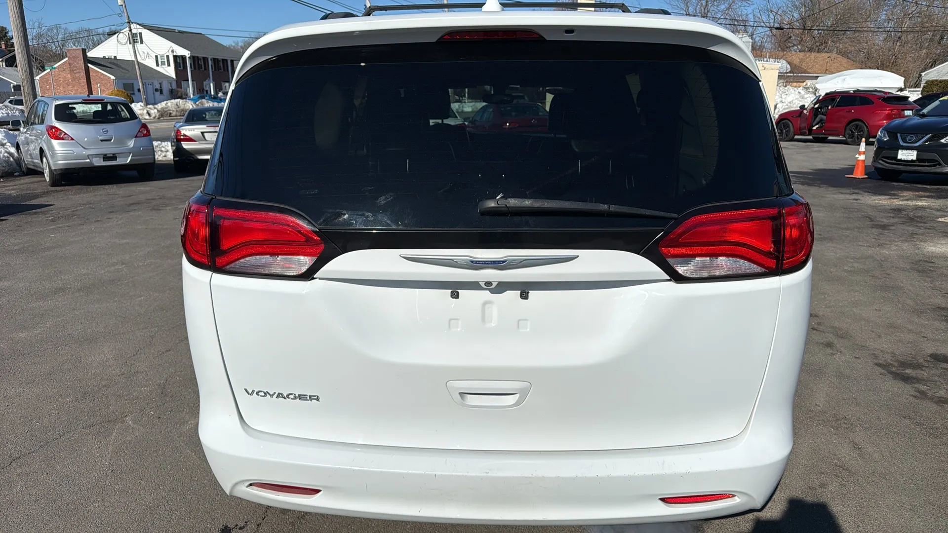 Used 2020 Chrysler Voyager Lxi image 6