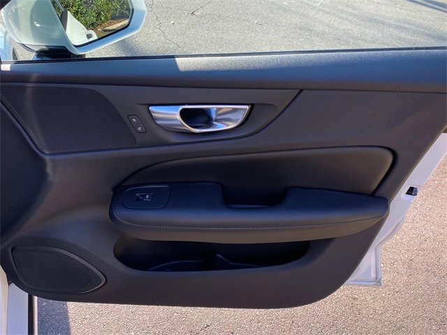 Used 2020 Volvo S60 T5 Momentum w/ Protection Package Premier image 33