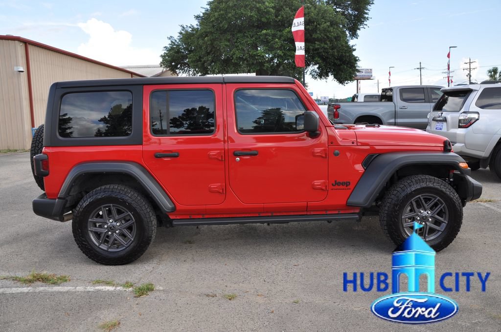 Used 2024 Jeep Wrangler Unlimited Sport AWD/4WD image 6