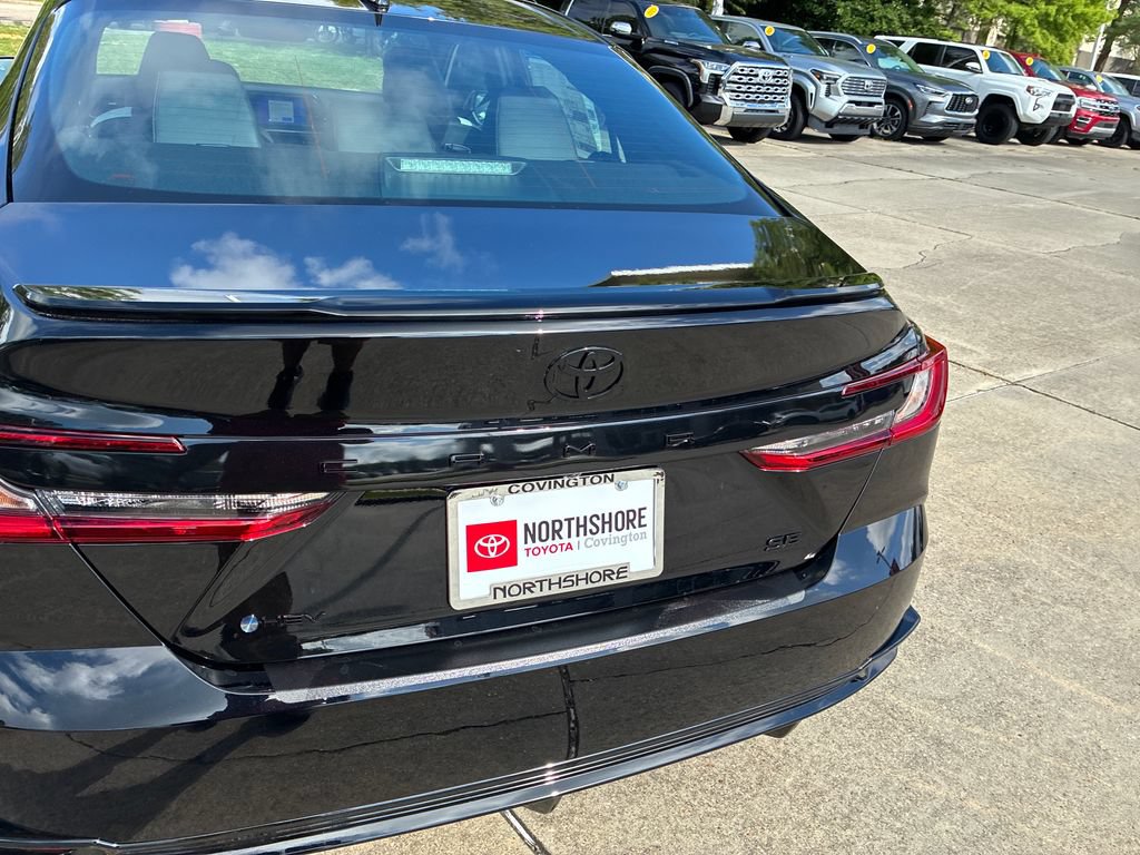 New 2026 Toyota Camry Hybrid FWD image 6