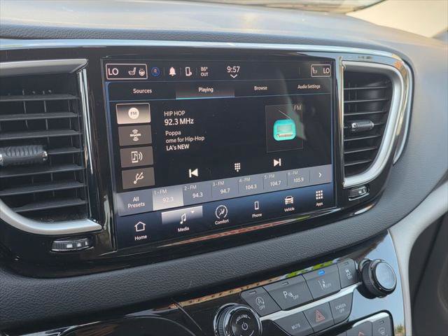 Certified 2023 Chrysler Pacifica Touring-L FWD image 26