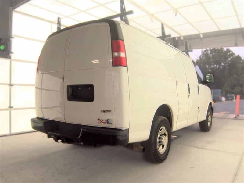 Used 2018 Chevrolet Express 3500 w/ Driver Convenience Package RWD image 4