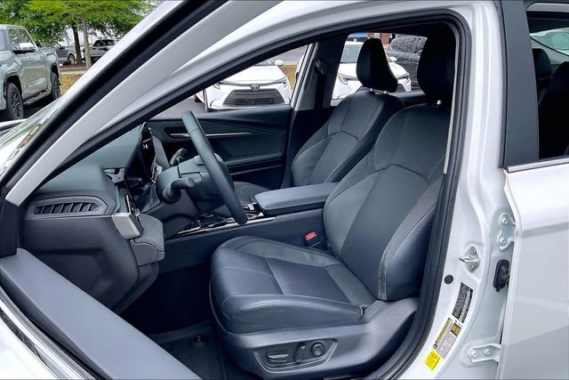 Used 2025 Toyota Camry XLE AWD/4WD image 25