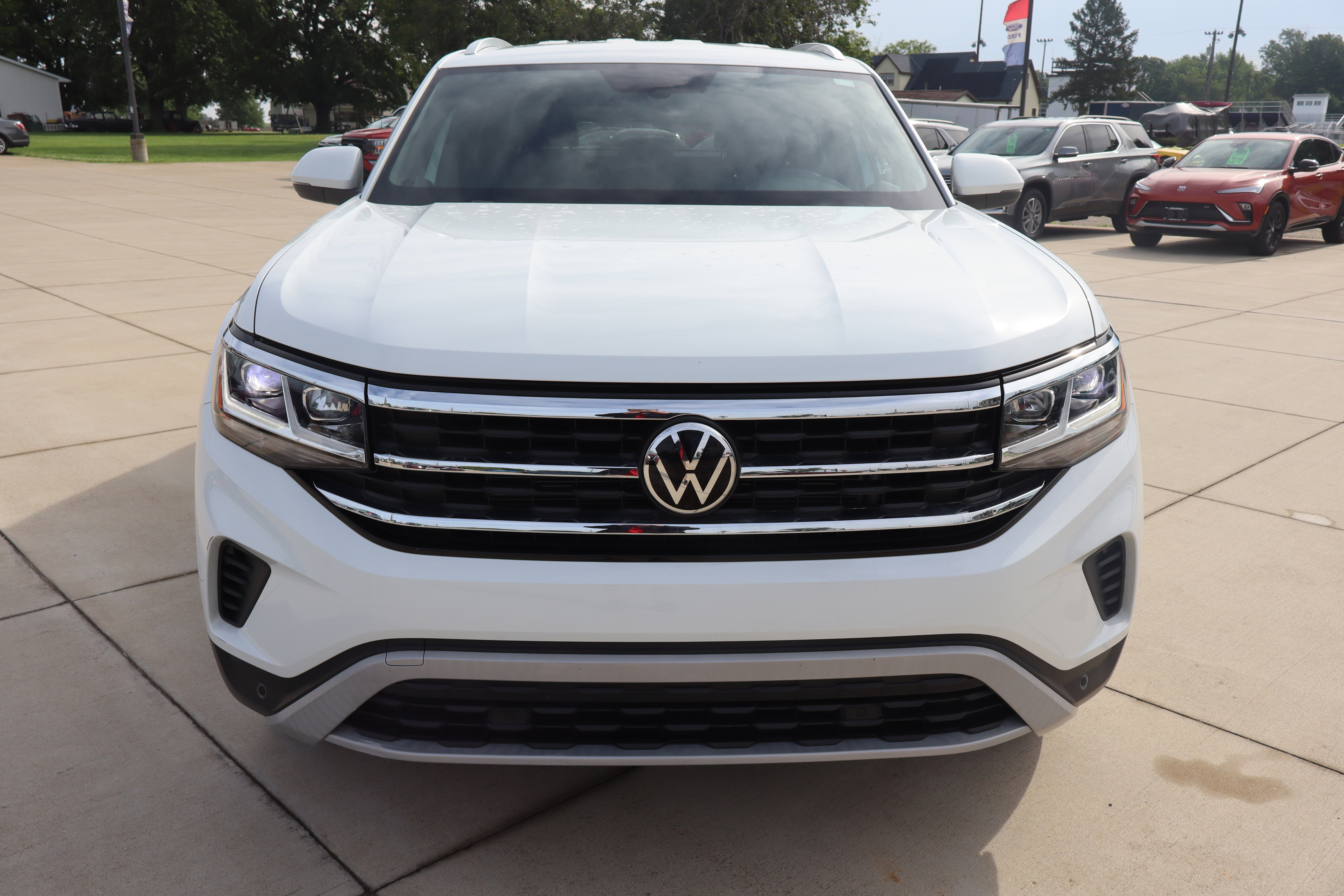 Used 2023 Volkswagen Atlas Cross Sport SE FWD image 3