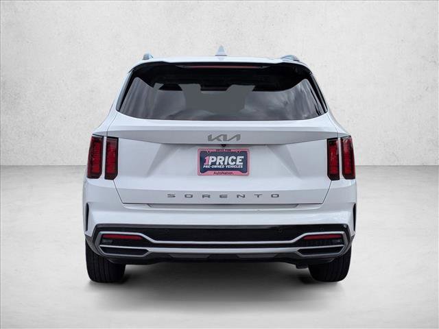 Used 2022 Kia Sorento EX w/ Panoramic Sunroof Package image 7