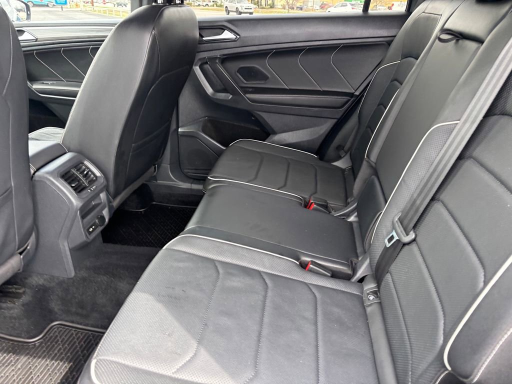 Used 2022 Volkswagen Tiguan SEL R-Line image 27