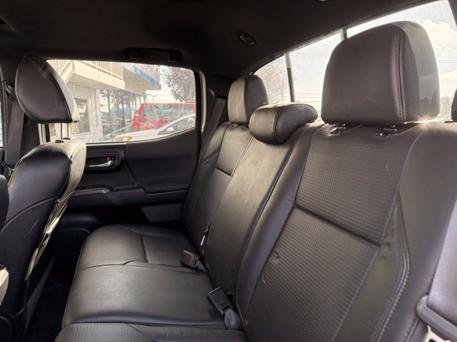 Used 2020 Toyota Tacoma TRD Off-Road w/ TRD Premium Off Road Package AWD/4WD image 16