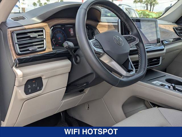 Used 2024 Volkswagen Atlas SE AWD/4WD image 12