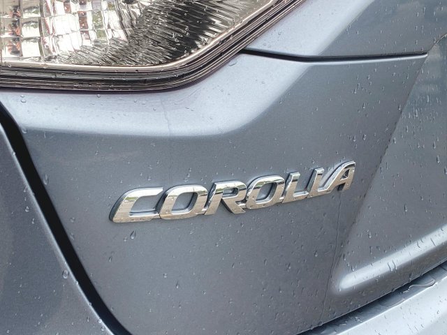 Used 2025 Toyota Corolla LE FWD image 29