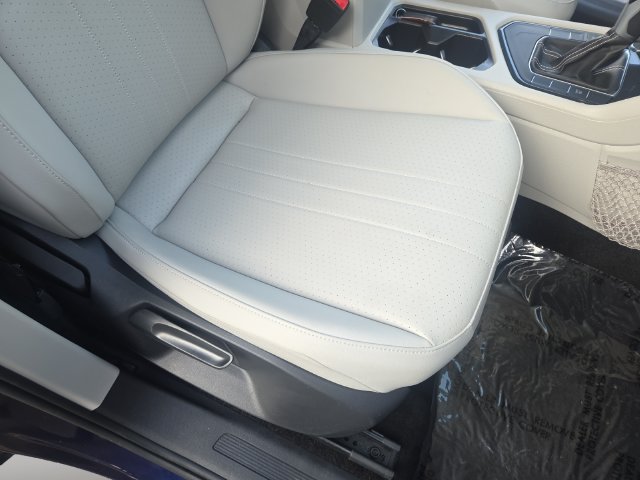 Used 2023 Volkswagen Tiguan SE FWD image 32