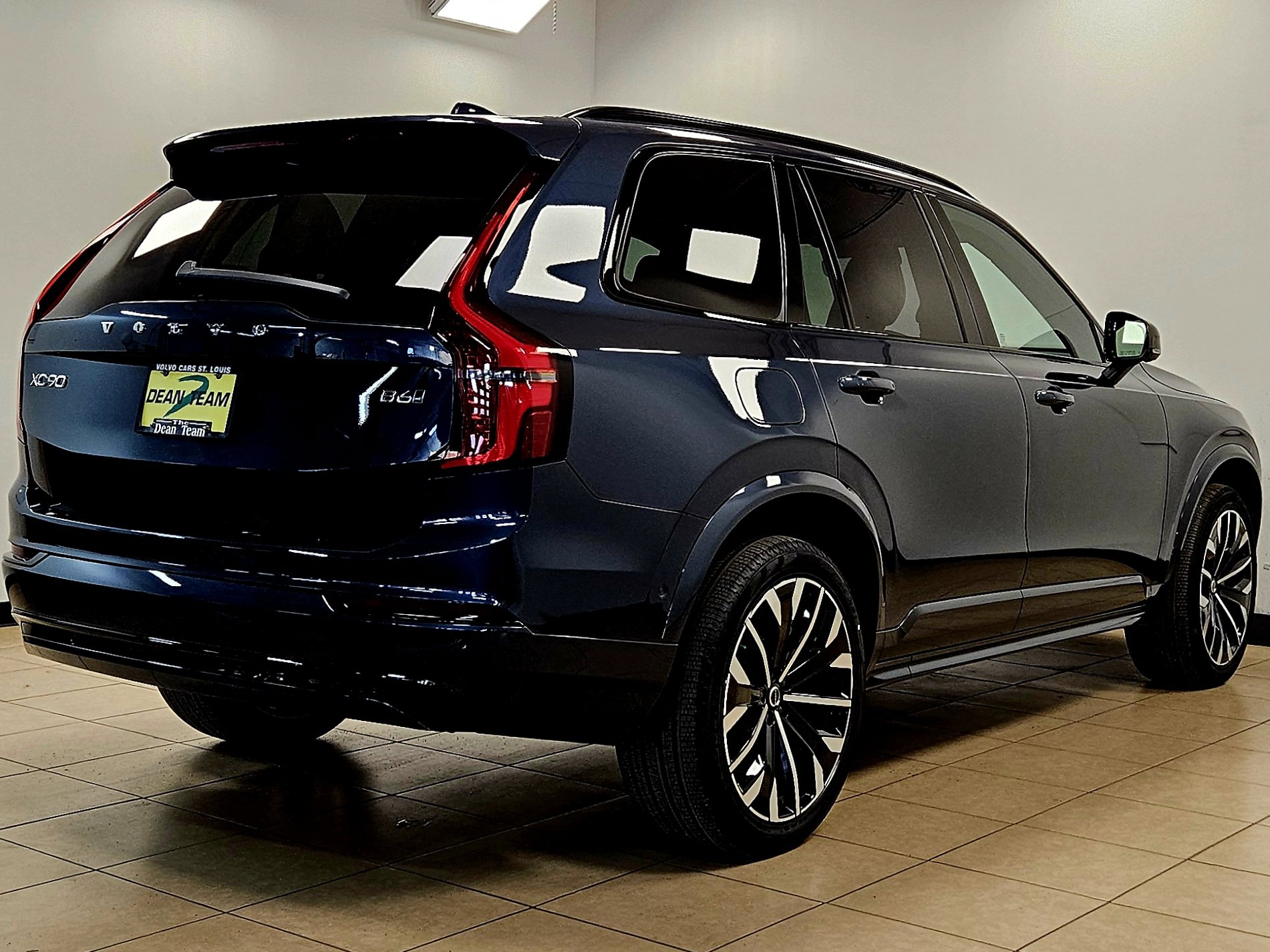 New 2026 Volvo XC90 B6 Ultra w/ Protection Package image 5
