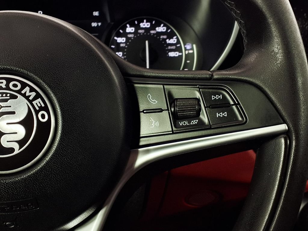 Used 2019 Alfa Romeo Giulia RWD image 21
