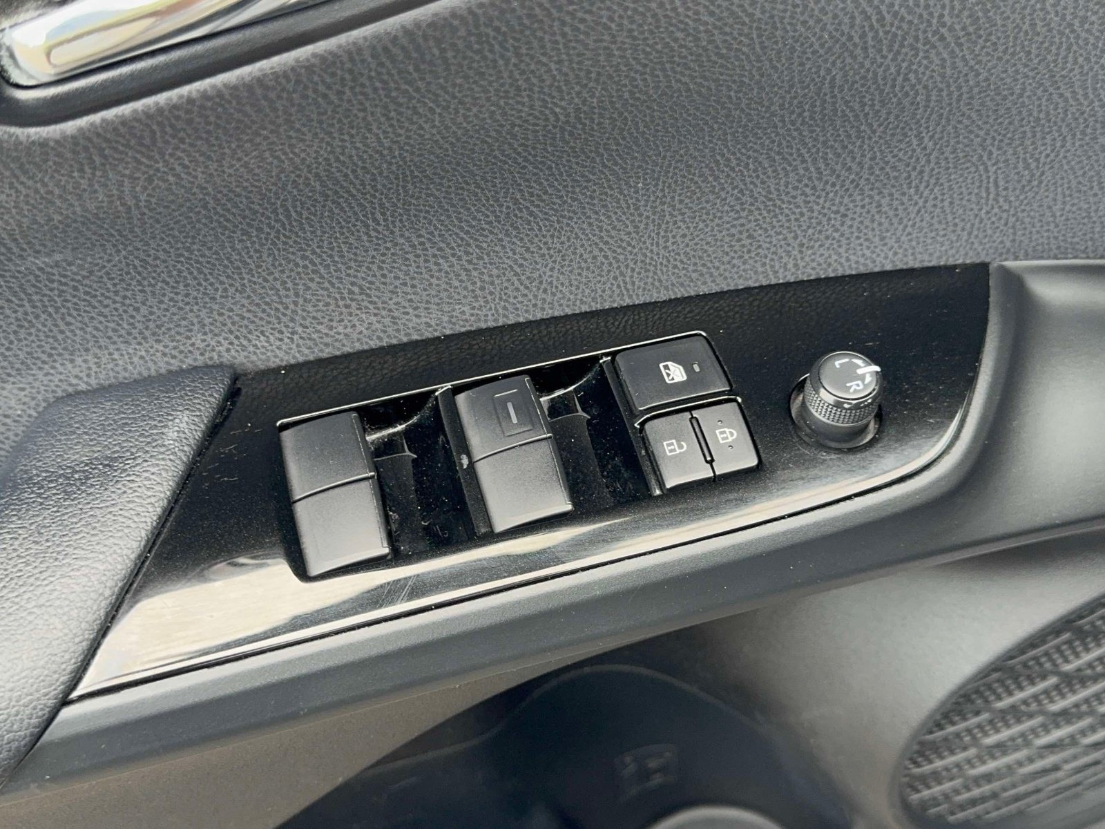 Certified 2022 Toyota Prius XLE AWD/4WD image 21
