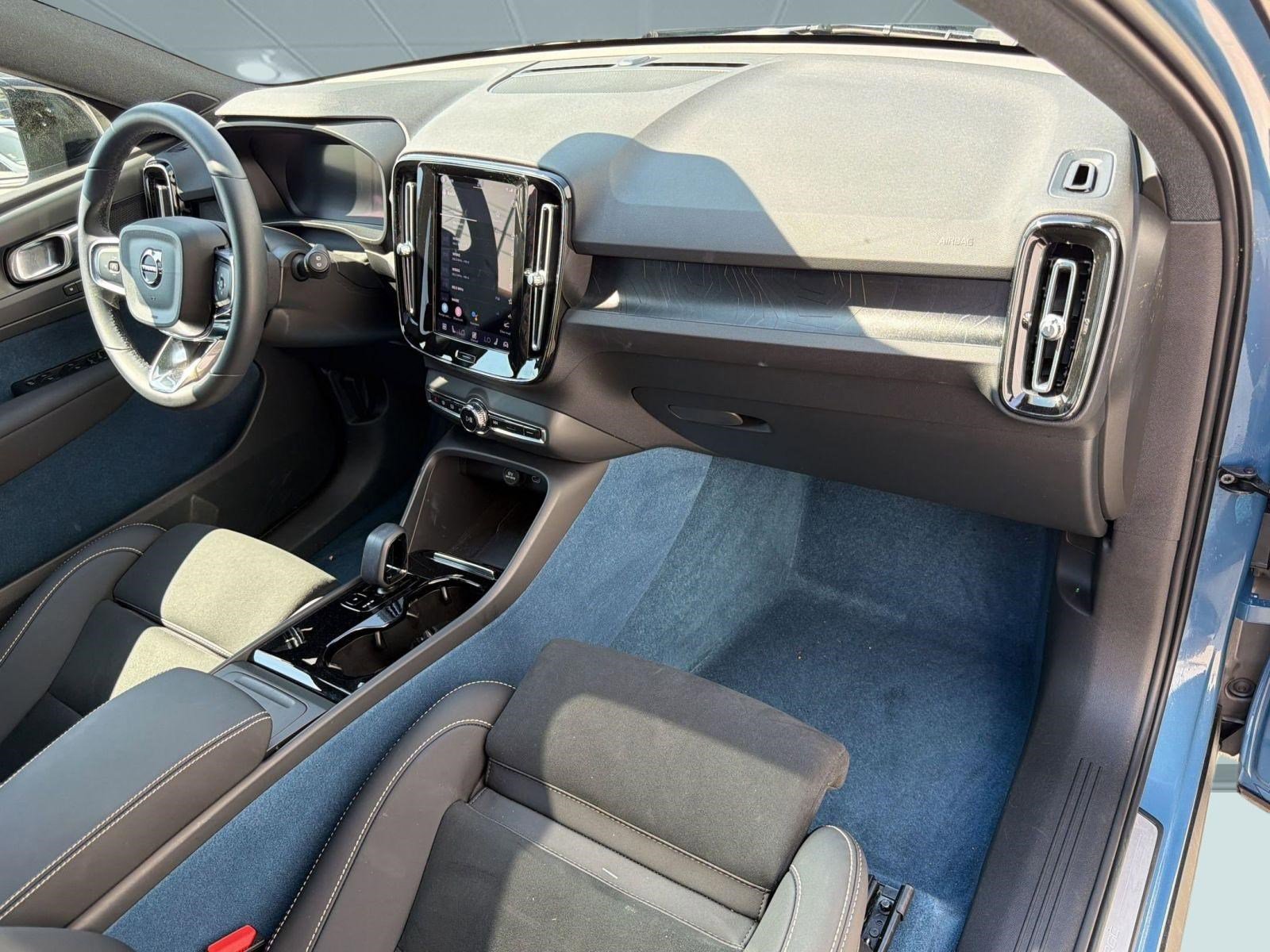 Certified 2023 Volvo XC40 Recharge Plus image 30