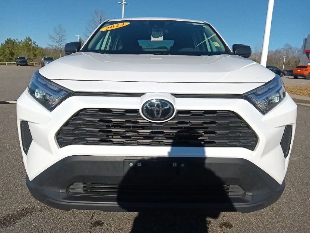 Used 2024 Toyota RAV4 LE image 8