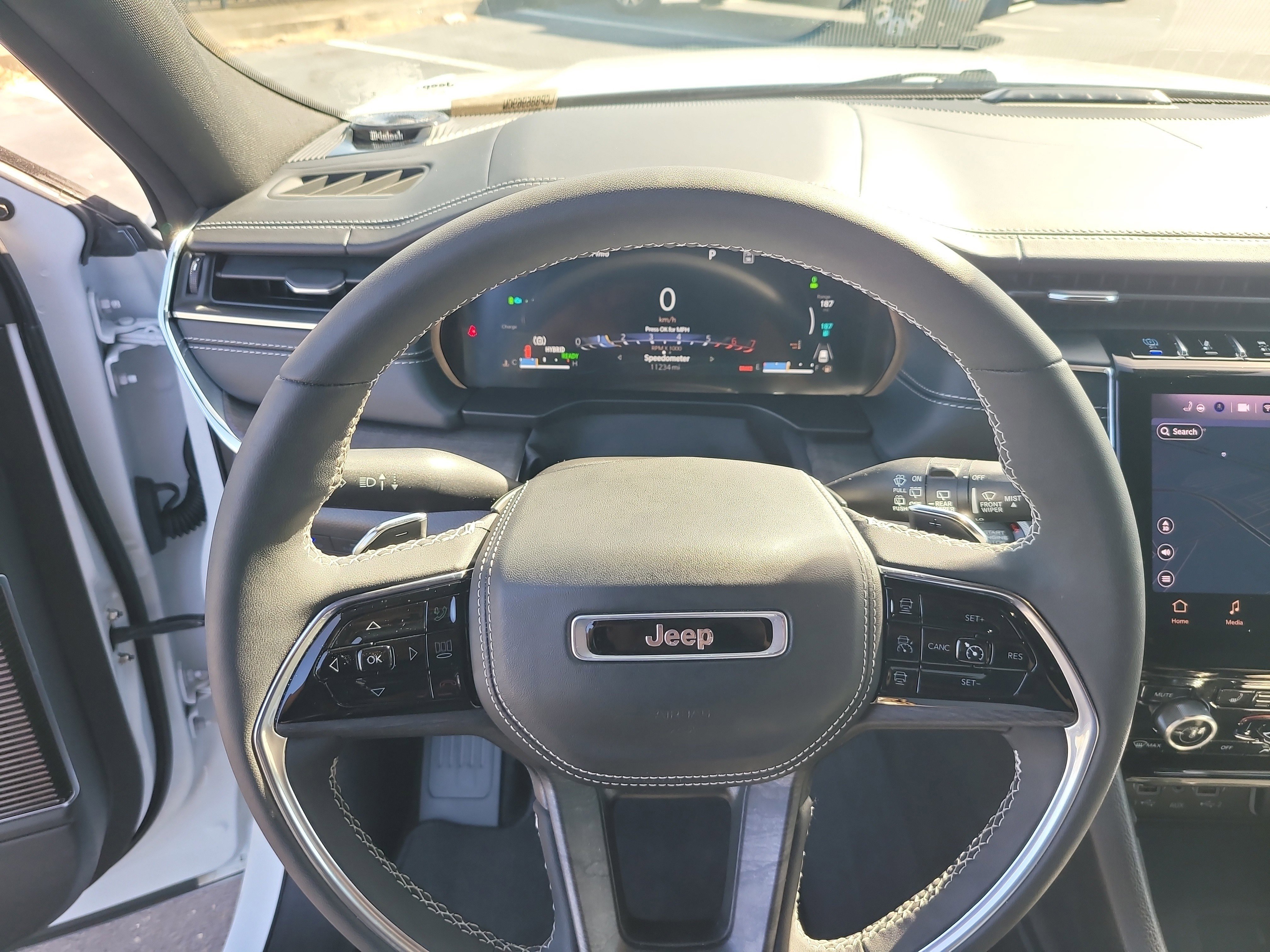 Used 2023 Jeep Grand Cherokee Overland w/ Luxury Tech Group IV image 27