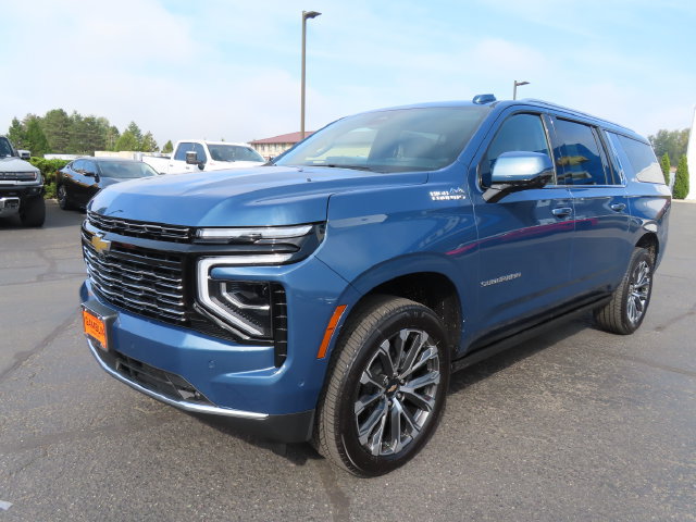 Used 2026 Chevrolet Suburban High Country AWD/4WD image 3