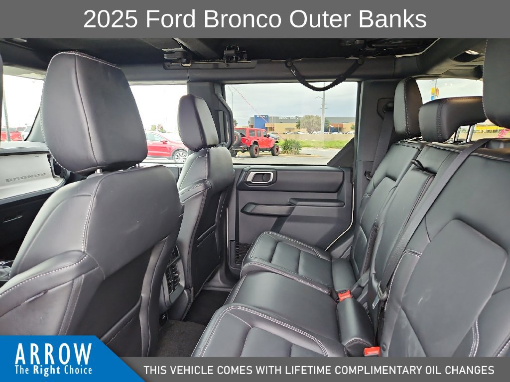 Used 2025 Ford Bronco Outer Banks AWD/4WD image 19