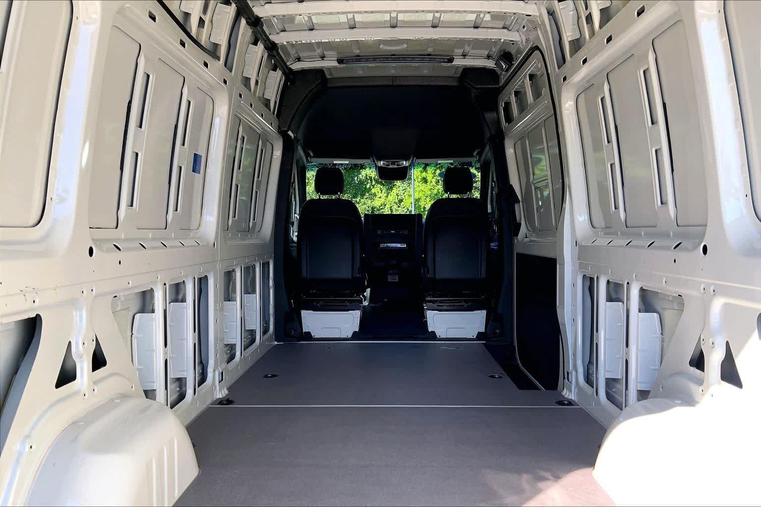 Used 2022 Mercedes-Benz Sprinter 2500 image 37