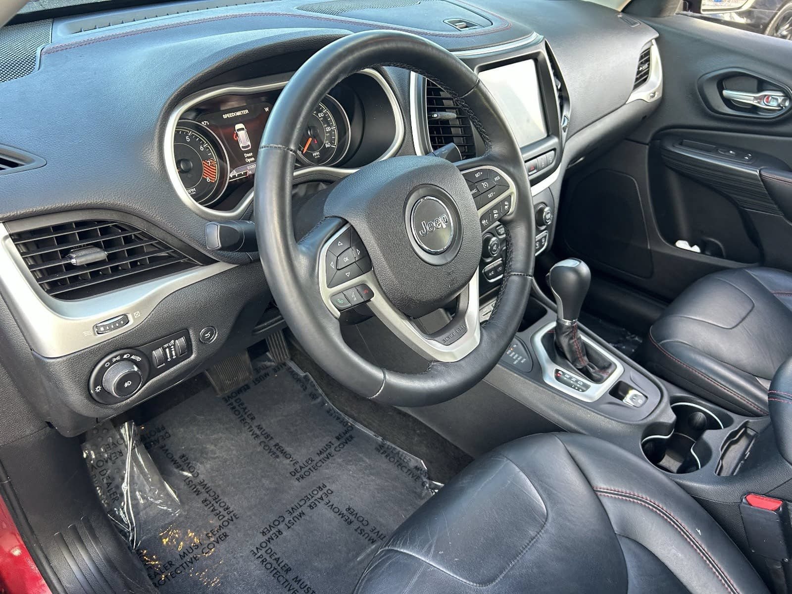 Used 2015 Jeep Cherokee Trailhawk w/ Comfort/Convenience Group AWD/4WD image 21
