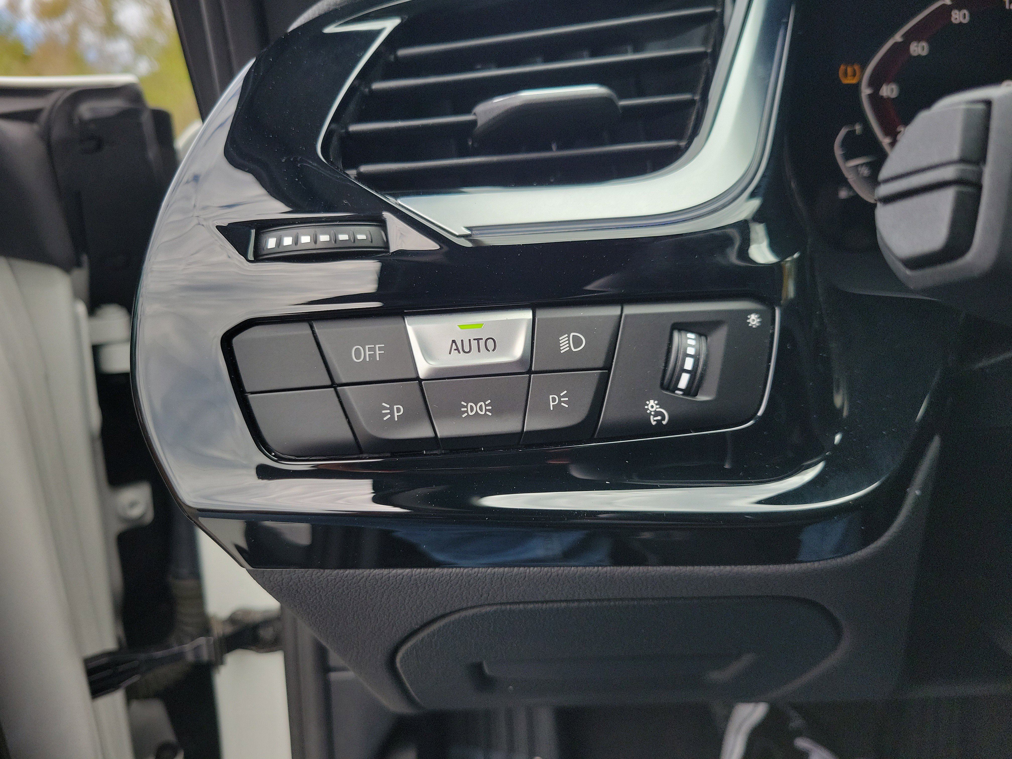 Used 2023 BMW Z4 sDrive30i w/ Driving Assistance Package image 28