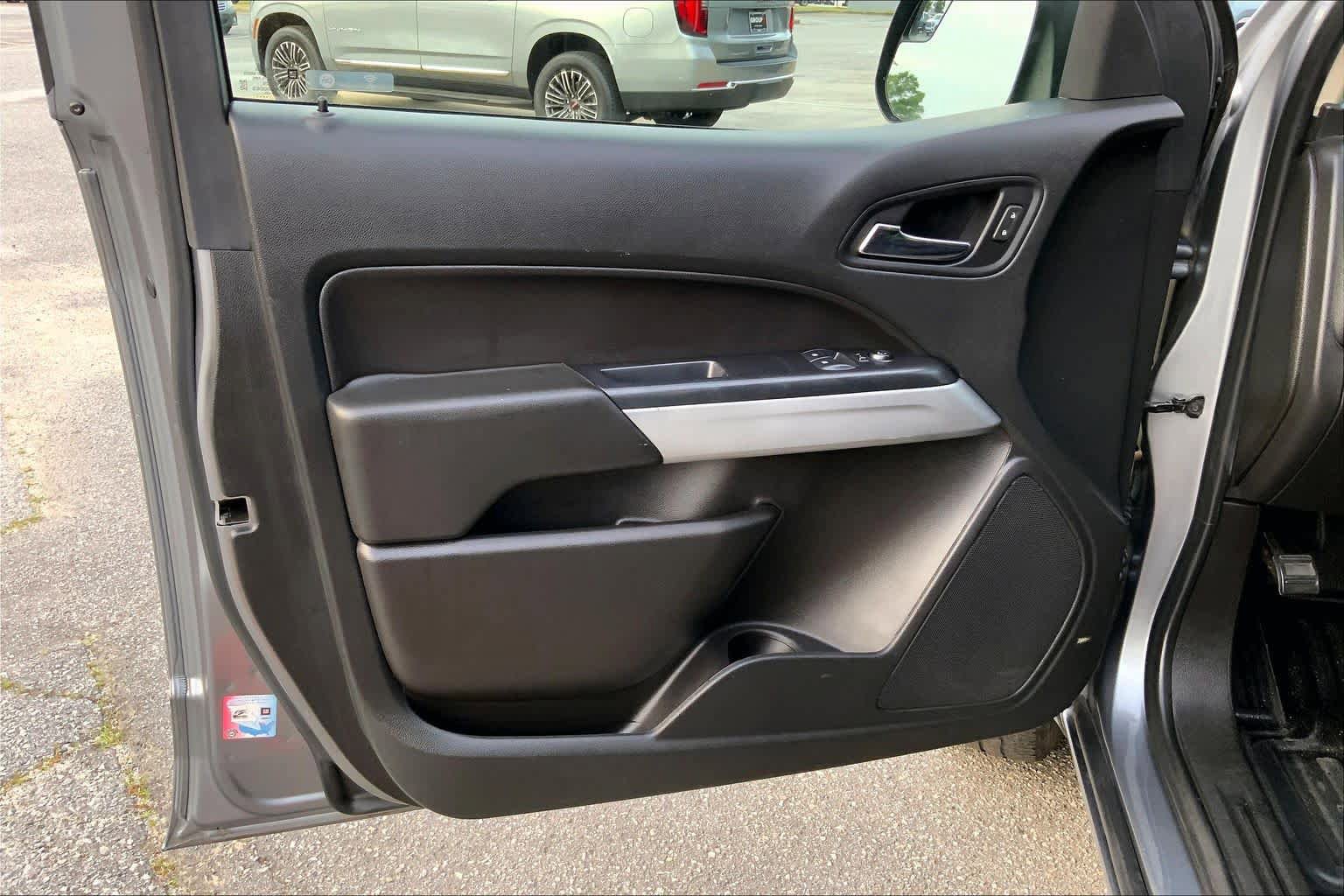 Used 2021 Chevrolet Colorado LT w/ Fleet Safety Package RWD image 20