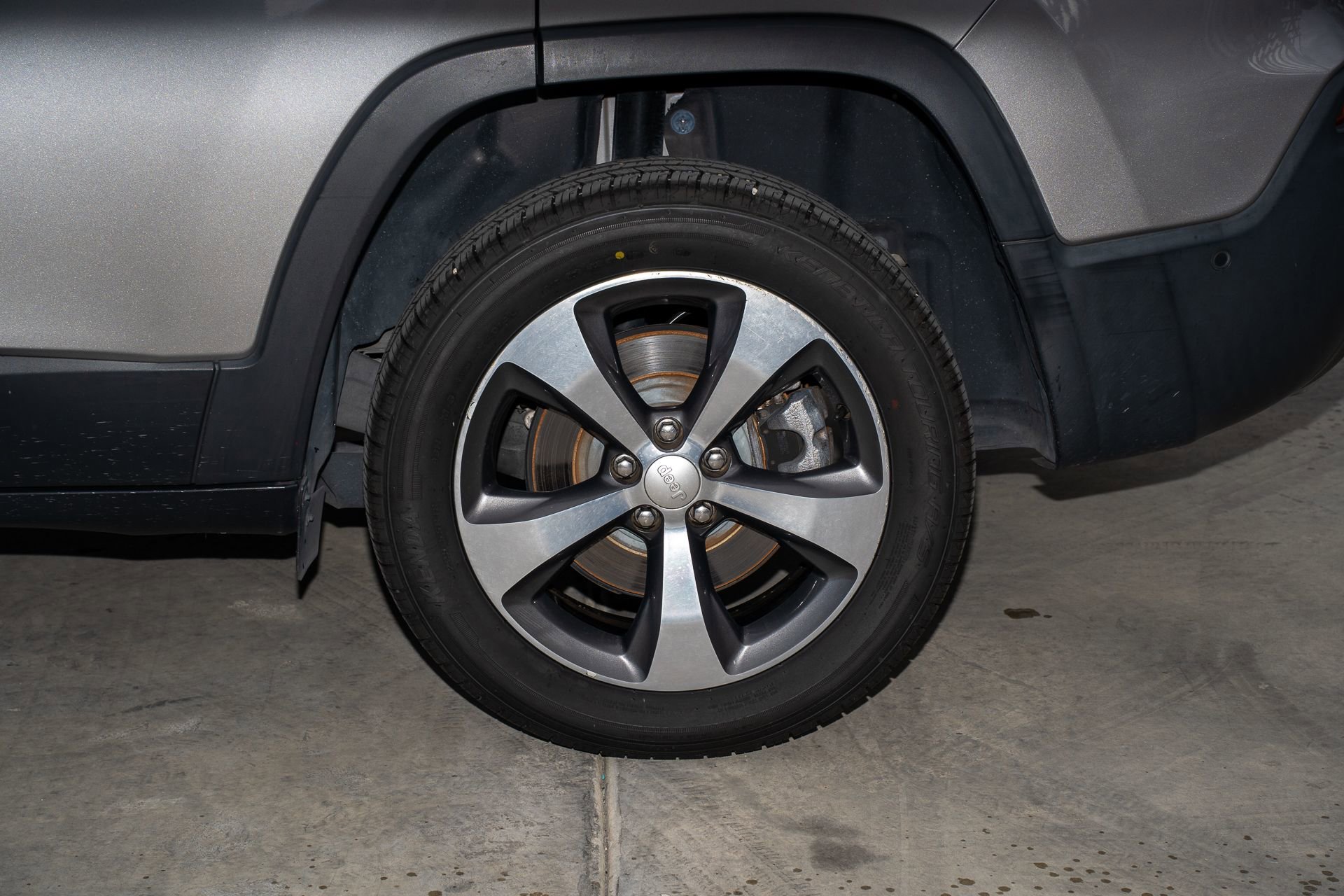 Used 2019 Jeep Cherokee Limited w/ Luxury Group image 40