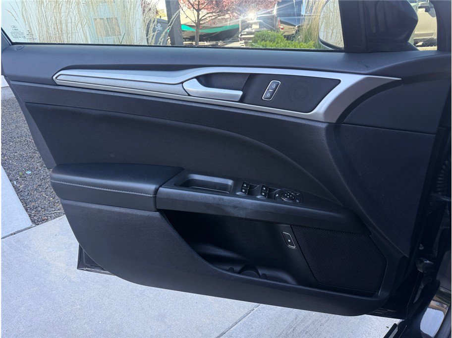 Used 2019 Ford Fusion SE FWD image 29