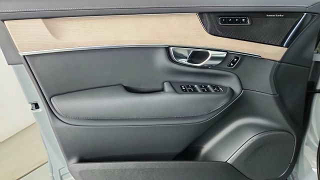 New 2026 Volvo XC90 B6 Plus w/ Protection Package Premier AWD/4WD image 9