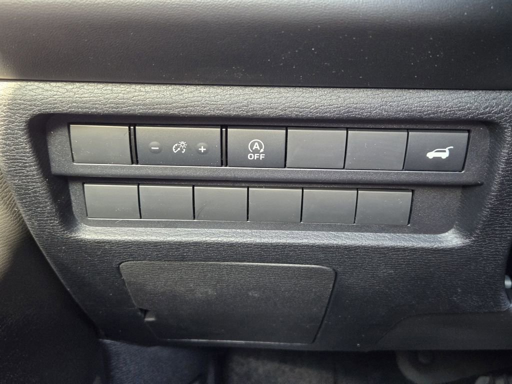 New 2026 Mitsubishi Outlander SE image 17