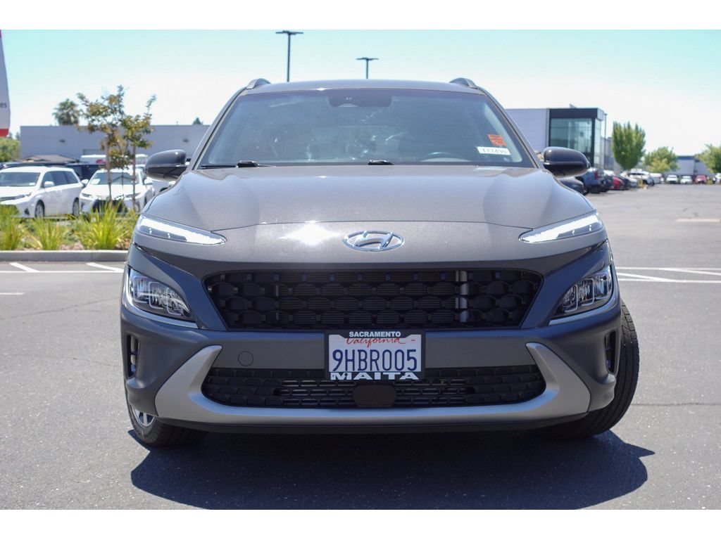 Used 2023 Hyundai Kona Limited FWD image 3