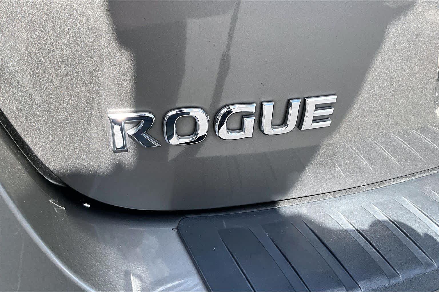 Used 2012 Nissan Rogue SV AWD/4WD image 9
