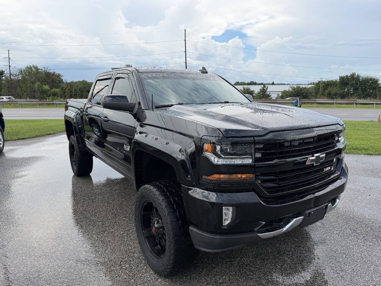 Used 2017 Chevrolet Silverado 1500 LT w/ All Star Edition AWD/4WD image 1